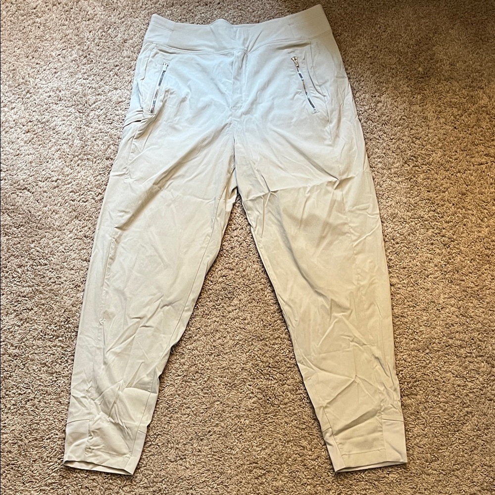 Athleta beige khaki Trekkie Joggers